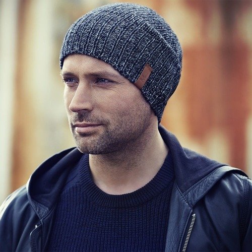 Hats and headwear