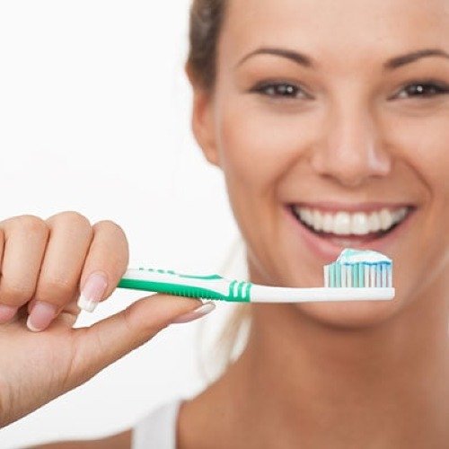 Natural Toothpaste & Oral Care